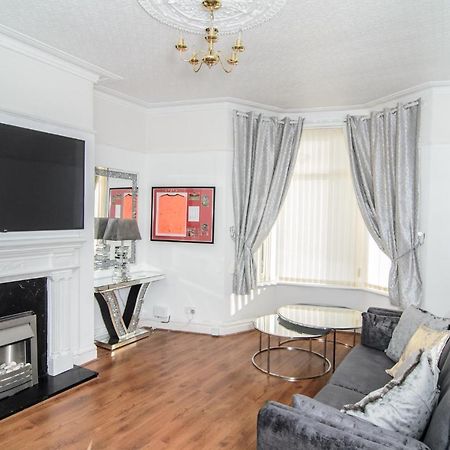 Villa Riverpool - Elegant House 1 Minute Walk To Anfield Stadium à Liverpool Extérieur photo