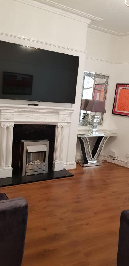 Villa Riverpool - Elegant House 1 Minute Walk To Anfield Stadium à Liverpool Extérieur photo