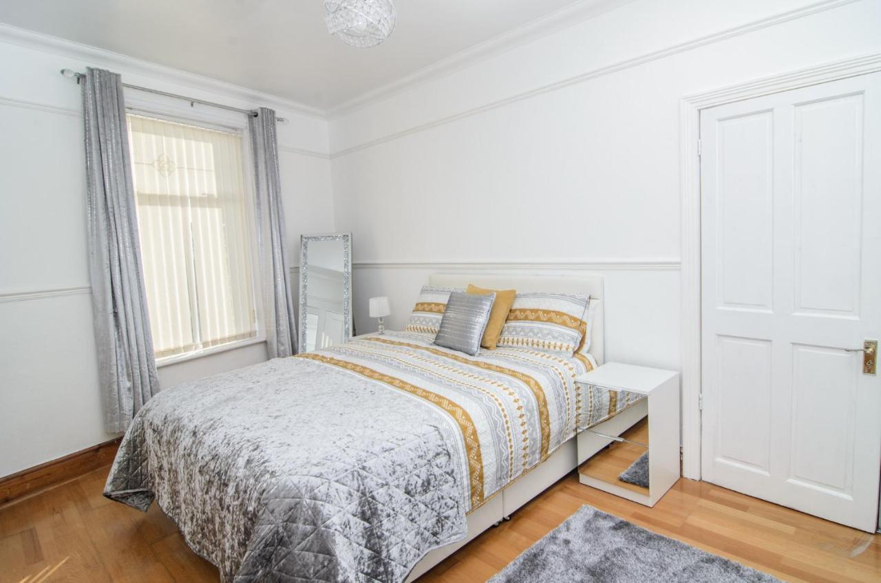 Villa Riverpool - Elegant House 1 Minute Walk To Anfield Stadium à Liverpool Extérieur photo